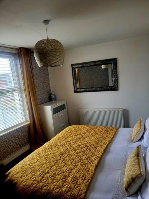 Ferienwohnung No 1 The Terrace Rainhill Exterior foto